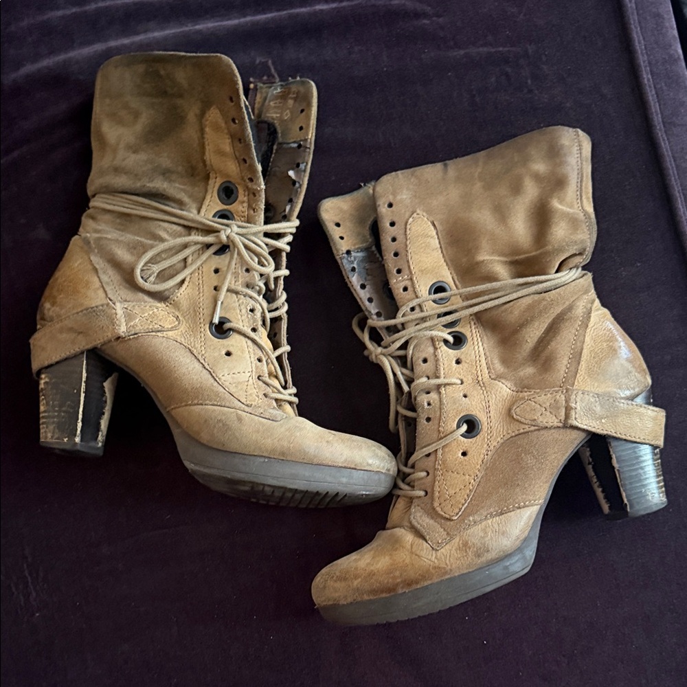 Stylish Tan Women's Boots